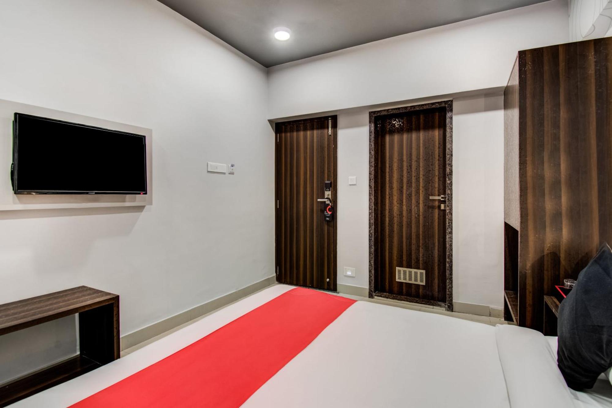 Collection O Rajdhani Near Pune Railway Station Экстерьер фото