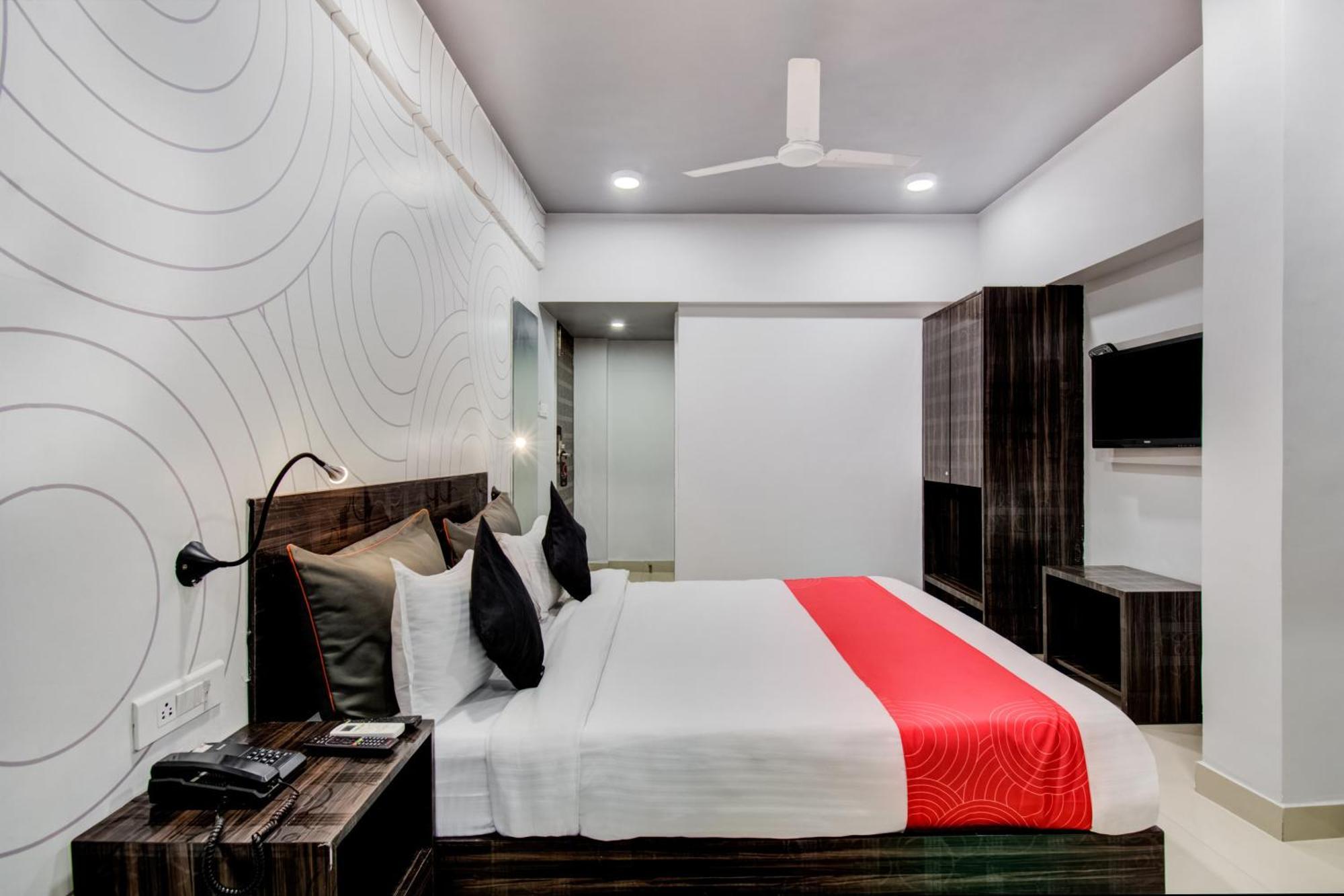 Collection O Rajdhani Near Pune Railway Station Экстерьер фото