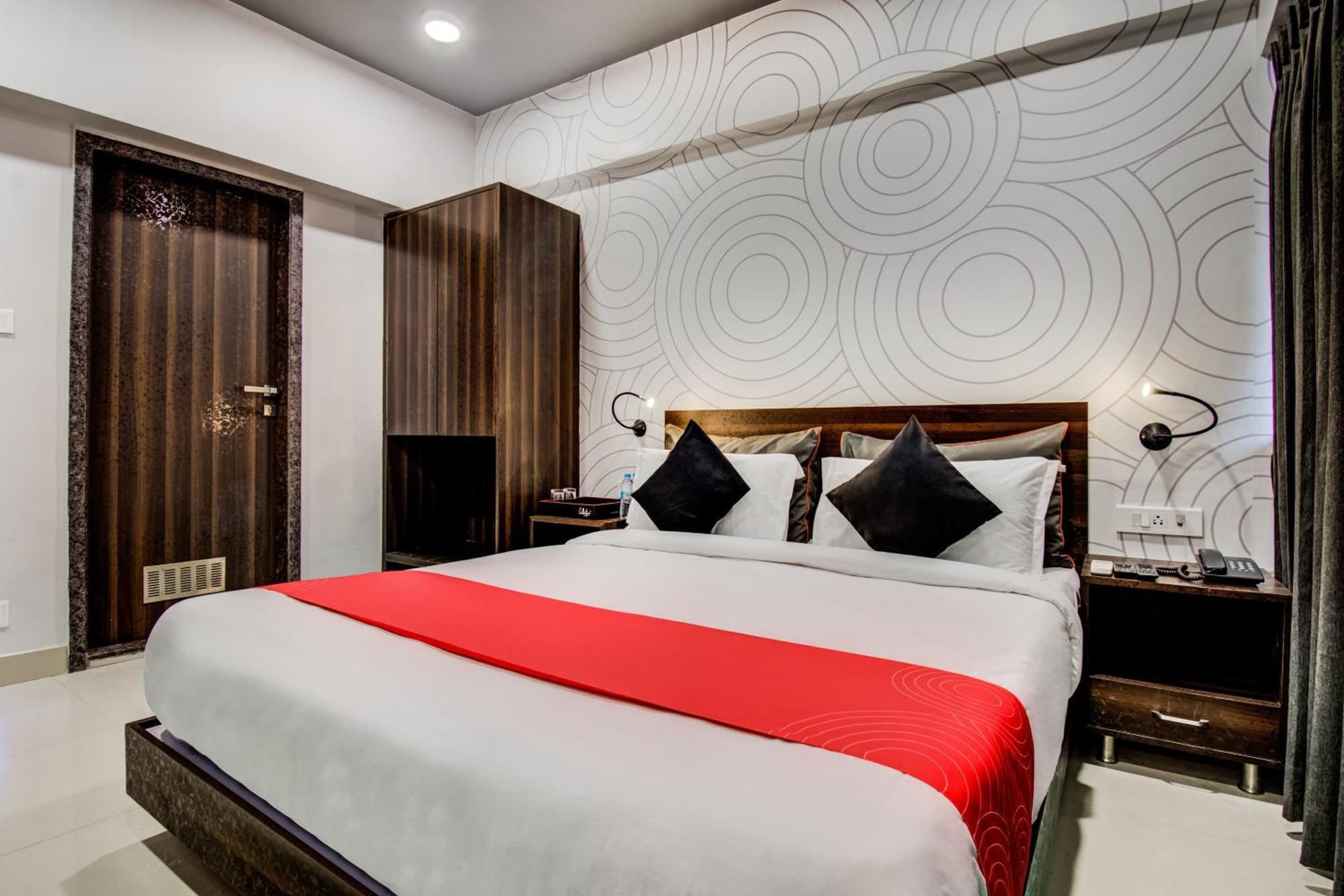 Collection O Rajdhani Near Pune Railway Station Экстерьер фото